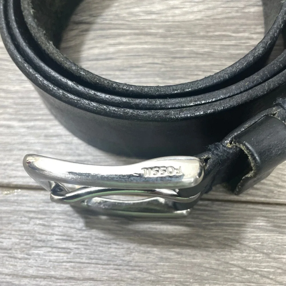Fossil Belt Mens 38 Black Genuine Leather Silver Buckle Casual Everyday Luxury